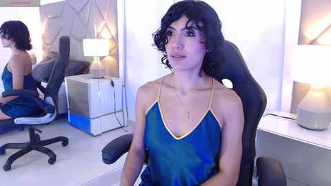 Snapshot of leethompson_ chatting on January 18, 2025, 12:04 pm Leet  online show from January 18, 2025, 12:04 pm