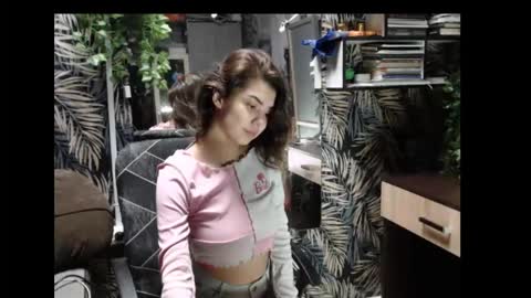 Snapshot of legenda_liya chatting on September 29, 2025, 1:33 am Liya online show from September 29, 2025, 1:33 am