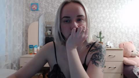 Snapshot of leggywily25 chatting on December 12, 2024, 10:24 am leggywily25 online show from December 12, 2024, 10:24 am