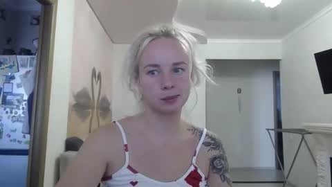 Snapshot of leggywily25 chatting on September 16, 2025, 11:00 am leggywily25 online show from September 16, 2025, 11:00 am