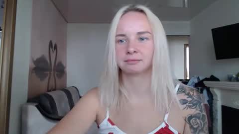 Snapshot of leggywily25 chatting on September 23, 2025, 10:07 am leggywily25 online show from September 23, 2025, 10:07 am
