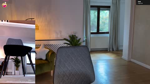 Elle  online show from October 18, 2025, 12:50 pm