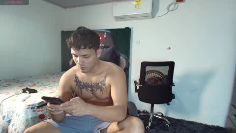 Snapshot of lei_77 chatting on January 23, 2025, 12:04 am Lei online show from January 23, 2025, 12:04 am