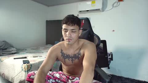Snapshot of lei_77 chatting on January 31, 2025, 9:37 pm Lei online show from January 31, 2025, 9:37 pm