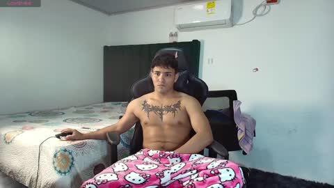 Snapshot of lei_77 chatting on February 3, 2025, 12:36 am Lei online show from February 3, 2025, 12:36 am