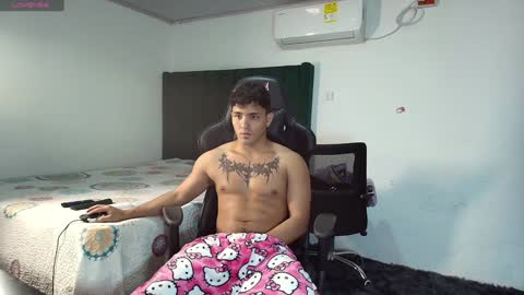 Snapshot of lei_77 chatting on February 4, 2025, 10:34 pm Lei online show from February 4, 2025, 10:34 pm