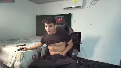 Snapshot of lei_77 chatting on February 7, 2025, 10:20 pm Lei online show from February 7, 2025, 10:20 pm