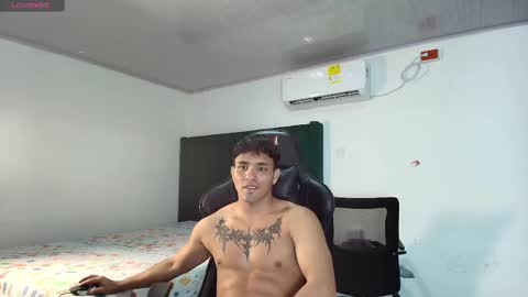 Snapshot of lei_77 chatting on February 14, 2025, 4:41 pm Lei online show from February 14, 2025, 4:41 pm