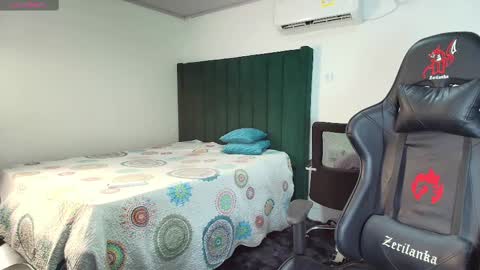 Snapshot of lei_77 chatting on February 18, 2025, 8:14 pm Lei online show from February 18, 2025, 8:14 pm