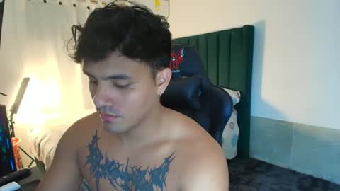  Lei  online show from November 20, 2025, 10:53 pm