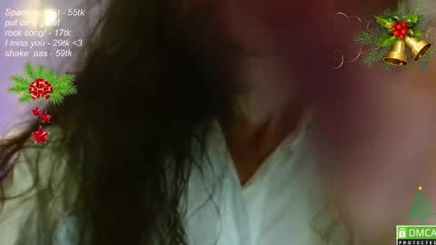 Snapshot of leia_bell chatting on December 7, 2024, 4:36 pm hey Im Leia and I love rock  online show from December 7, 2024, 4:36 pm