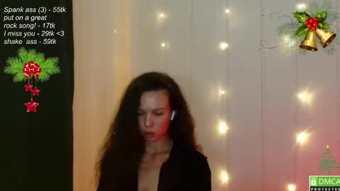 Snapshot of leia_bell chatting on December 14, 2024, 4:20 pm hey Im Leia and I love rock  online show from December 14, 2024, 4:20 pm