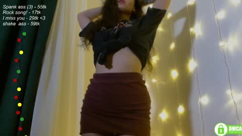 Snapshot of leia_bell chatting on February 15, 2025, 6:44 pm hey Im Leia and I love rock  online show from February 15, 2025, 6:44 pm