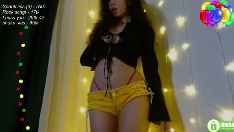 Snapshot of leia_bell chatting on February 28, 2025, 6:41 pm hey Im Leia and I love rock  online show from February 28, 2025, 6:41 pm