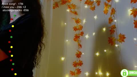 Snapshot of leia_bell chatting on October 12, 2025, 7:13 pm hey Im Leia and I love rock  online show from October 12, 2025, 7:13 pm