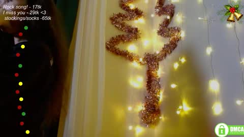 hey Im Leia and I love rock  online show from December 5, 2025, 8:16 pm