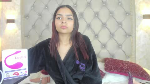 Snapshot of leigh_angels chatting on December 20, 2024, 5:57 am LEIGH ANGELS online show from December 20, 2024, 5:57 am