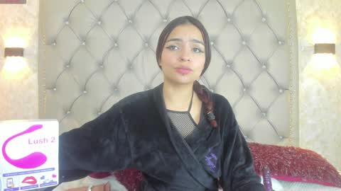Snapshot of leigh_angels chatting on December 20, 2024, 1:54 pm LEIGH ANGELS online show from December 20, 2024, 1:54 pm