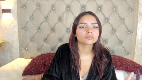 Snapshot of leigh_angels chatting on January 3, 2025, 12:54 am LEIGH ANGELS online show from January 3, 2025, 12:54 am