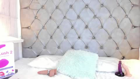 Snapshot of leigh_angels chatting on January 4, 2025, 12:48 am LEIGH ANGELS online show from January 4, 2025, 12:48 am