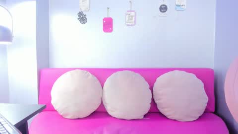 Snapshot of leigh_angels chatting on February 12, 2025, 8:07 pm LEIGH ANGELS online show from February 12, 2025, 8:07 pm