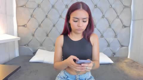 Snapshot of leigh_angels chatting on February 13, 2025, 8:13 pm LEIGH ANGELS online show from February 13, 2025, 8:13 pm