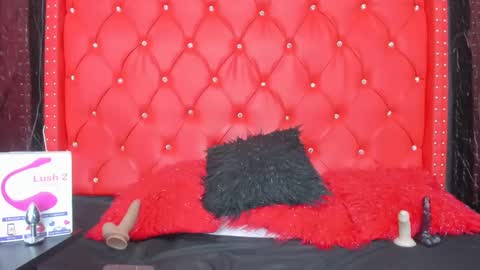 Snapshot of leigh_angels chatting on February 23, 2025, 1:13 am LEIGH ANGELS online show from February 23, 2025, 1:13 am