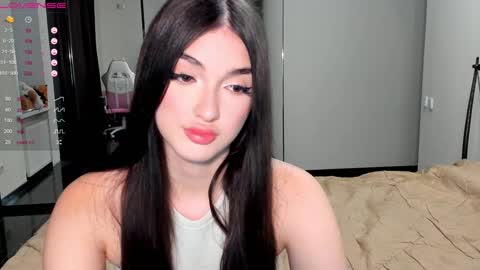 Leila online show from December 5, 2024, 4:44 pm