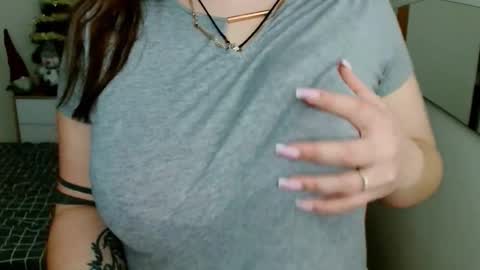 Snapshot of leila_beayte_ chatting on February 15, 2025, 7:28 pm Leila online show from February 15, 2025, 7:28 pm