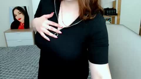 Snapshot of leila_beayte_ chatting on March 12, 2025, 6:11 pm Leila online show from March 12, 2025, 6:11 pm