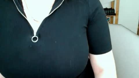Snapshot of leila_beayte_ chatting on September 21, 2025, 9:22 am Leila online show from September 21, 2025, 9:22 am