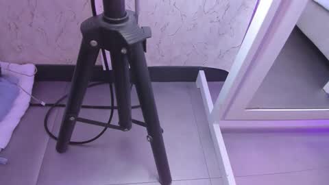 Snapshot of leila_russo_ chatting on December 13, 2025, 7:53 pm Leila online show from December 13, 2025, 7:53 pm