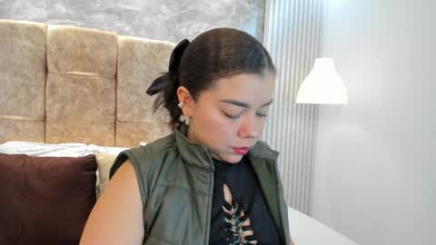 leilapons online show from October 25, 2025, 6:57 pm