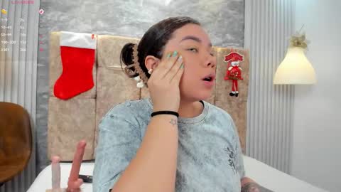 leilapons online show from December 4, 2025, 4:59 pm