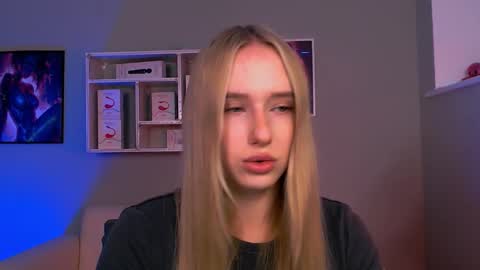 Leina online show from December 20, 2025, 8:49 pm