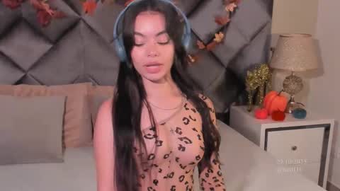 Leizathompson online show from October 29, 2025, 7:37 pm