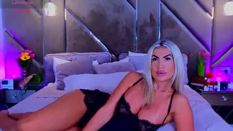 Snapshot of lellie_ chatting on September 10, 2025, 3:34 pm Carlaa online show from September 10, 2025, 3:34 pm