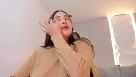 lena_jhons online show from November 27, 2025, 7:49 pm