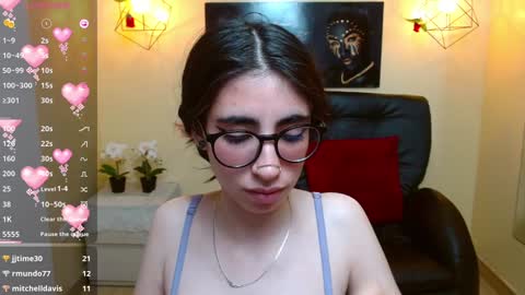Snapshot of lena_roses chatting on December 6, 2024, 12:56 am Lena online show from December 6, 2024, 12:56 am