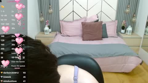 Snapshot of lena_roses chatting on December 18, 2024, 8:47 pm Lena online show from December 18, 2024, 8:47 pm