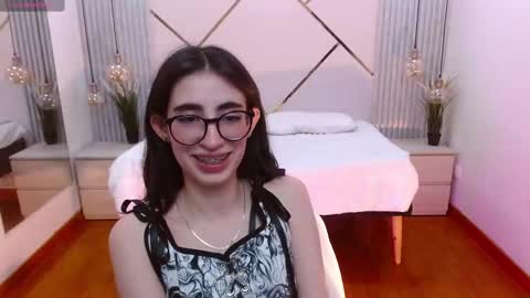 Snapshot of lena_roses chatting on September 9, 2025, 9:03 pm Lena online show from September 9, 2025, 9:03 pm