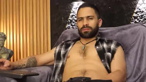 Leo  Diaz online show from December 5, 2025, 2:53 am