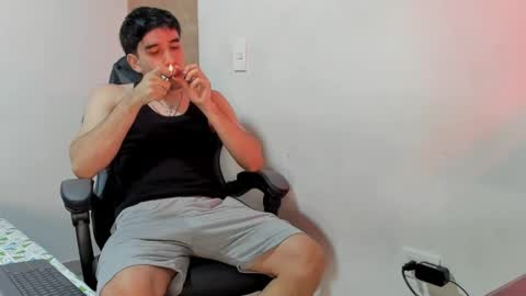 Snapshot of leo_jones389 chatting on December 3, 2024, 1:19 am Leo Jones online show from December 3, 2024, 1:19 am