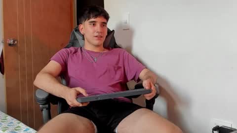 Snapshot of leo_jones389 chatting on December 9, 2024, 9:48 pm Leo Jones online show from December 9, 2024, 9:48 pm