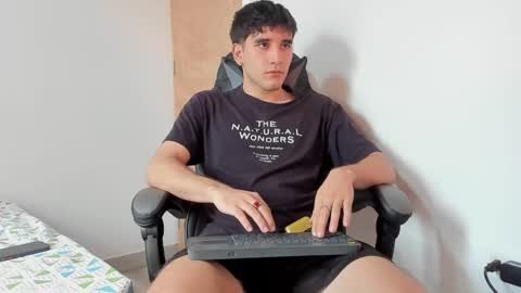 Snapshot of leo_jones389 chatting on January 2, 2025, 6:34 pm Leo Jones online show from January 2, 2025, 6:34 pm