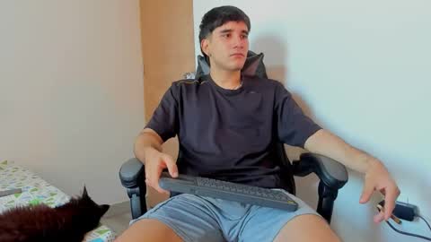 Snapshot of leo_jones389 chatting on January 14, 2025, 3:04 pm Leo Jones online show from January 14, 2025, 3:04 pm