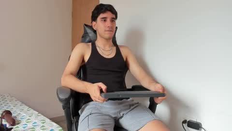 Snapshot of leo_jones389 chatting on March 5, 2025, 4:24 pm Leo Jones online show from March 5, 2025, 4:24 pm