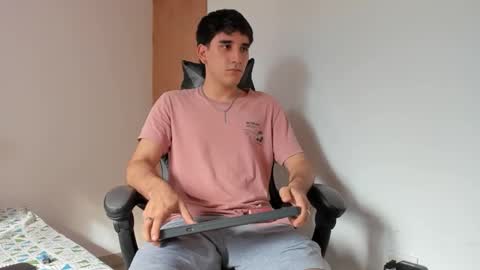 Snapshot of leo_jones389 chatting on March 7, 2025, 9:06 pm Leo Jones online show from March 7, 2025, 9:06 pm