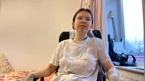 Snapshot of leomagreenfeld chatting on November 23, 2025, 7:19 am Sophia online show from November 23, 2025, 7:19 am