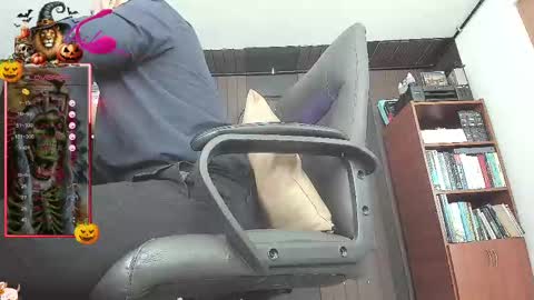 Snapshot of leon_1717 chatting on October 4, 2025, 6:06 pm Leon online show from October 4, 2025, 6:06 pm